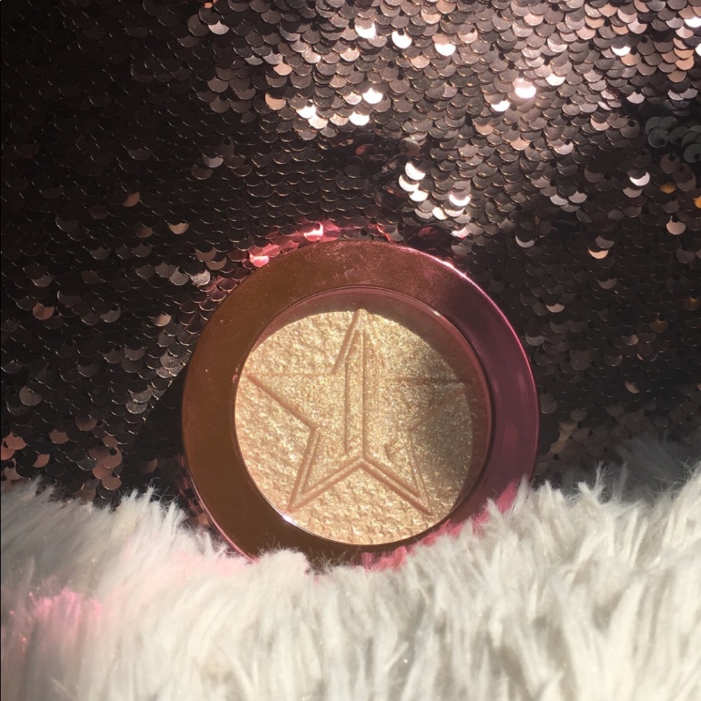 Jeffree Star Supreme Frost Highlighter